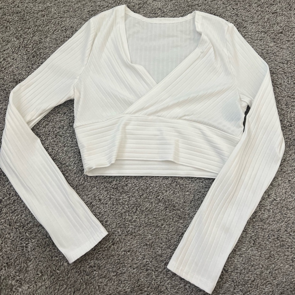 SHEIN M Women’s Long Sleeve Crop Top